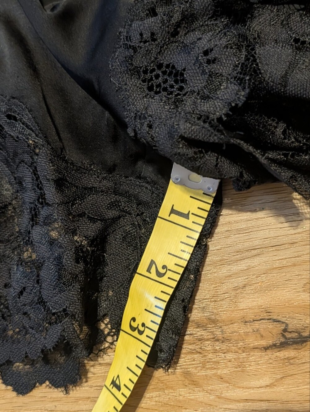 ALC Pipa Lace Trimmed Shorts in Black sz MED - Picture 14 of 16